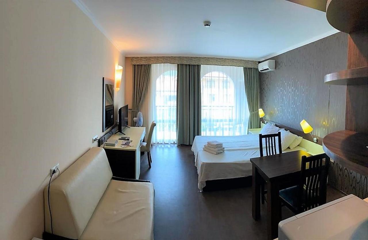 Menada Apartments In Grand Hotel Sveti Vlas Esterno foto